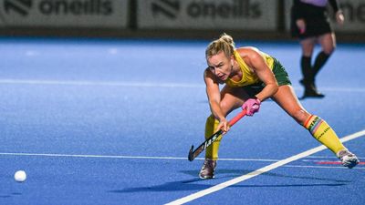 Sharman the bolter as Hockeyroos unveil contract list