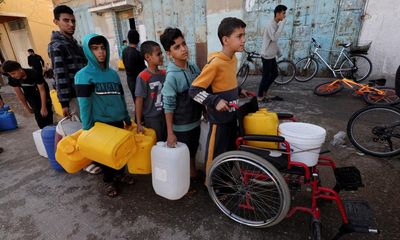‘We have no choice’: illness in Gaza as clean water becomes a luxury