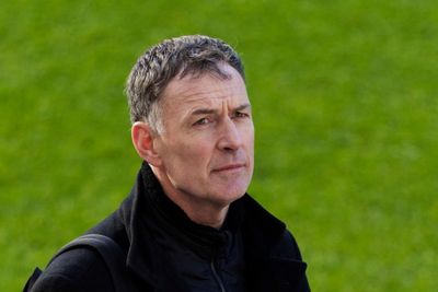 Chris Sutton warns Celtic that title race with Rangers is on