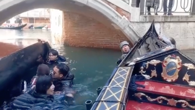 Gondola of tourists capsizes in Venice after passengers refuse to stop taking selfies