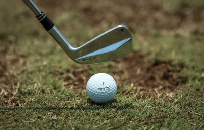 What college golf coaches are saying about the universal golf ball rollback