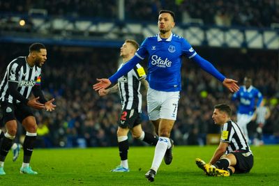 Everton steamroller away relegation fears as Kieran Trippier endures nightmare evening