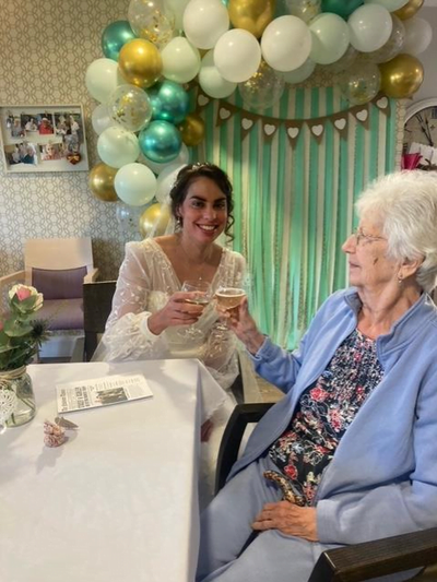 Couple Holds Wedding Reception At Care Home To Include Grandmother
