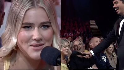Sophia Begg’s Awkward Interaction With Tony Armstrong At The TikTok Awards Is Low Key Relatable