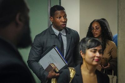 Jonathan Majors’ accuser breaks down in tears on witness stand and flees courtroom