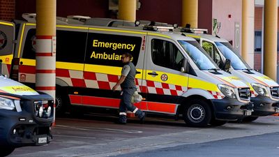 Triple-zero 'risk' as paramedics reject huge pay offer