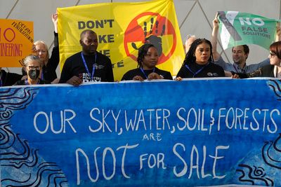 After day of rest at climate summit, COP28 negotiators turn back to fossil fuels