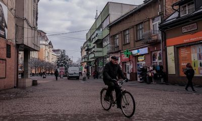 Ukraine’s Hungarians in spotlight as Orbán threatens to block EU accession