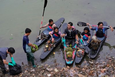 Indonesia's youth clean up trash from waterways, but more permanent solutions are still elusive