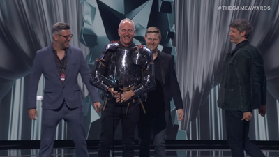 Swen Vincke accepts The Game Awards GOTY for Baldur's Gate 3 in plate armor: "I didn't expect it"