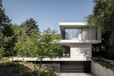 House P’s linear, leafy composition aims for a ‘sensory architecture’
