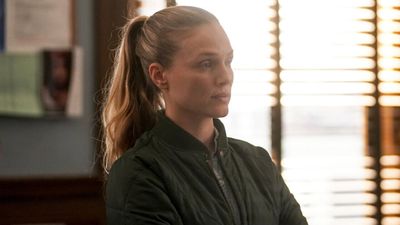 Chicago P.D.'s Tracy Spiridakos Shows Off Doll Version Of Halstead Behind-The-Scenes On Season 11, And Now I Want The Whole Set