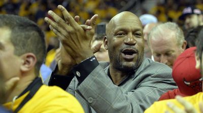 Ron Harper Rips Adrian Wojnarowski for Scooping Son’s College Commitment Announcement