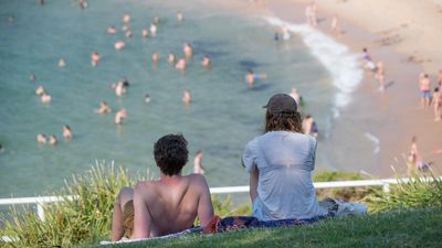 Cool change sweeps across Sydney after sweltering day