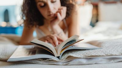 Reading Sparks Imagination More Than Television, Study Shows