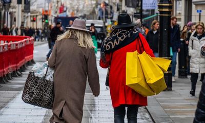 Met Office issues weather warnings for strong winds and heavy rain across UK