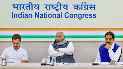 Congress holds ‘frank discussion’ over Madhya Pradesh election debacle