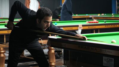 Advani to take on Malkeet in the 6­-Red snooker semifinals