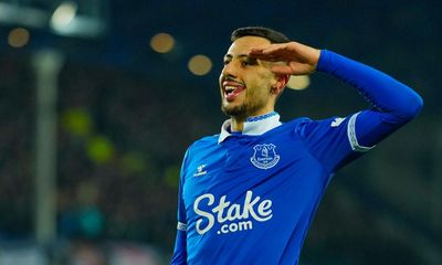 Sean Dyche’s faith in Dwight McNeil rewarded as Everton hit form