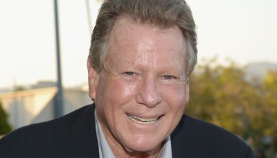 Actor Ryan O’Neal, starred in ‘Love Story,’ ‘Paper Moon,’ dies at 82
