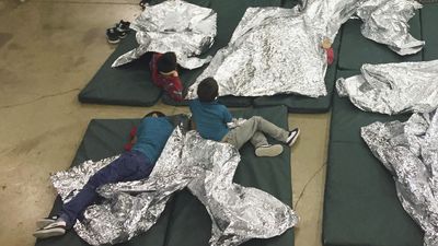 Federal judge prohibits separating migrant families at the border