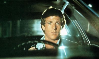 Ryan O’Neal was a captivating and absurdly handsome movie star