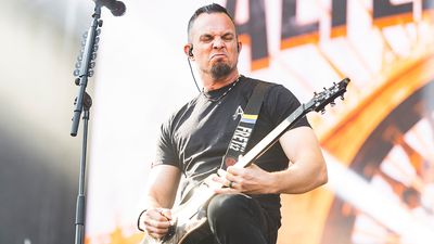 Creed and Alter Bridge veteran Mark Tremonti has put together one of rock's most impressive catalogs of crowd-pleasing riffs and solos. Learn his muscular metal guitar style