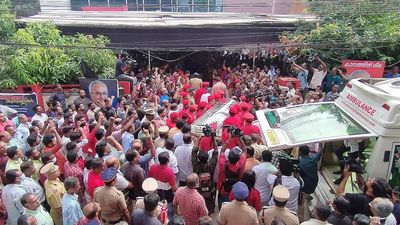 Mortal remains of Kanam Rajendran airlifted from Kochi airport