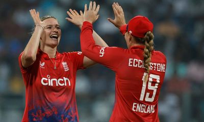 England bowlers destroy India to secure T20 series victory