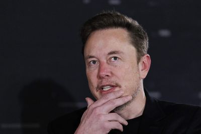 Elon Musk says Ilya Sutskever—the OpenAI chief scientist who helped fire Sam Altman then backtracked—should jump ship for xAI or Tesla