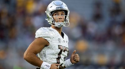 Oregon QB Ty Thompson Reacts to Dillon Gabriel Transfer Commitment With Cryptic Tweet