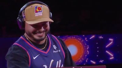 Suns Arena DJ Turns Steve Kerr’s Complaint About ‘Techno Club Music’ Into Sick Beat