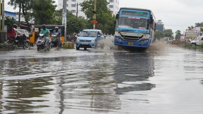Heavy rainfall in Tirunelveli, Thoothukudi hits normal life