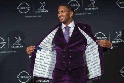 Michael Penix Jr. honored his teammates with the inside of his awesome Heisman ceremony jacket