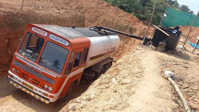 Dakshina Kannada police unearth bitumen siphoning racket, arrest 10