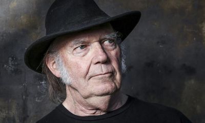 Neil Young: Before and After review – an acoustic solo trip down memory lane