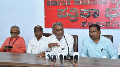 AIKS tells government to fix MSP for onion