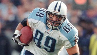 Former Titans tight end Frank Wycheck, key cog in ‘Music City Miracle,’ dies after fall at home