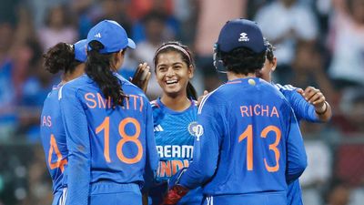 IND vs ENG T20Is | Shreyanka and Saika spin a web around Knight’s England