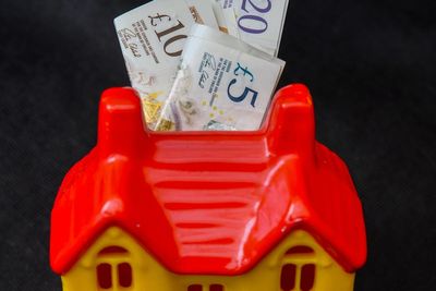 Mortgage lending set to fall in 2024 as arrears grow – UK Finance