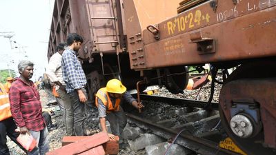 Goods wagon derails near Chengalpattu, suburban train services to Chennai hit