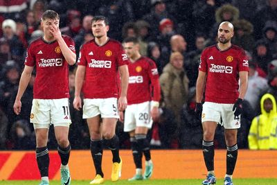 Manchester United’s costly mediocrity brings worrying echoes of the past