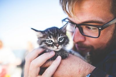 Owning A Cat Raises Risk Of Schizophrenia? Study Reveals A Mysterious Association Between The Two