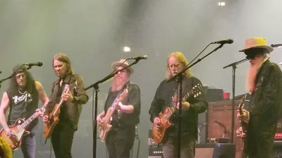 3 Les Pauls, 2 vocalists and 1 broken string: Slash, Billy Gibbons and Warren Haynes trade solos in a star-studded reprisal of Lynyrd Skynyrd’s Simple Man at Haynes' Christmas Jam