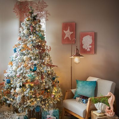 The Christmas tree trend celebrities are going wild for this year – Stacey Dooley included