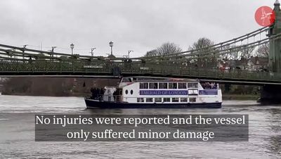 Boat carrying West Ham fans gets stuck under Hammersmith Bridge