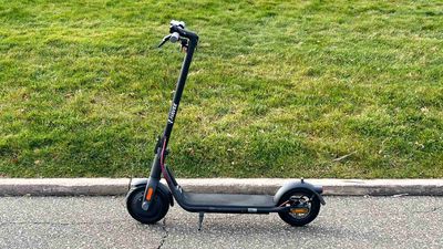 NAVEE V40 Pro electric scooter review: A solid mid-range scooter in performance and price