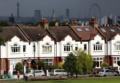Decline in UK Mortgage Rates Spurs Optimism for Homebuyers and Remortgagors