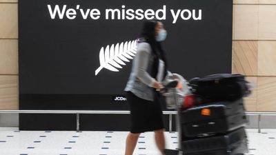Kiwis leaving but NZ sets new migration record