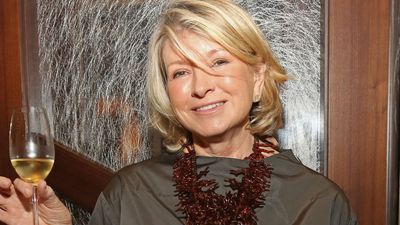 Martha Stewart’s chic hack for wrapping a bottle of wine as a gift just totally upgraded our Christmas gifting game